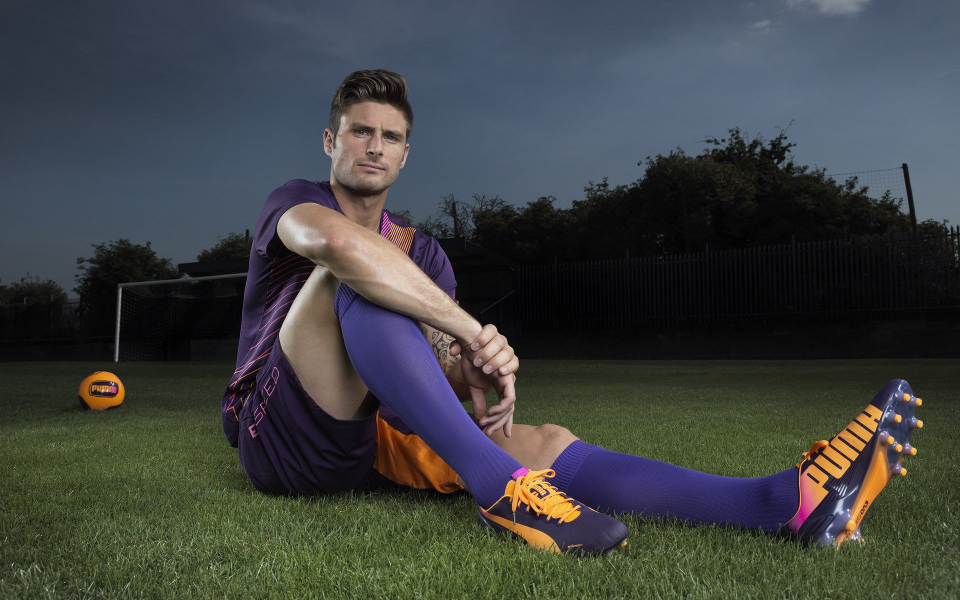 哈兰德跨时空破门，当北欧风暴席卷伊比利亚与波兰的绿茵战场